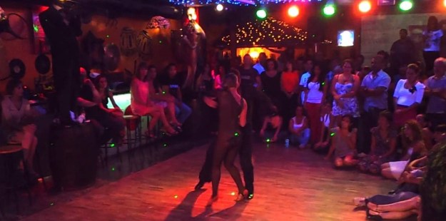 best-top-salsa-clubs-in-barcelona-agua-de-luna