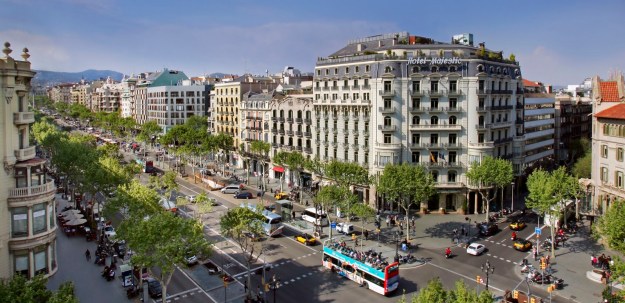 passeig de gracia avenue best shopping places spots in barcelona mall malls center top shop shops